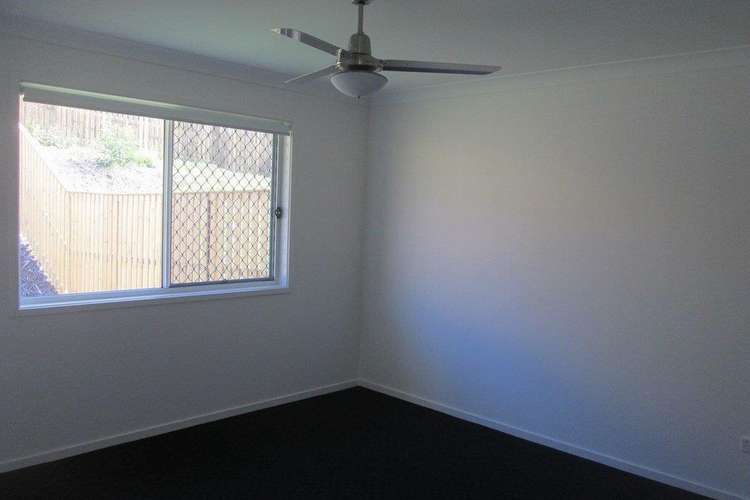 Fifth view of Homely semiDetached listing, 1/6 Tian Crescent, Upper Coomera QLD 4209