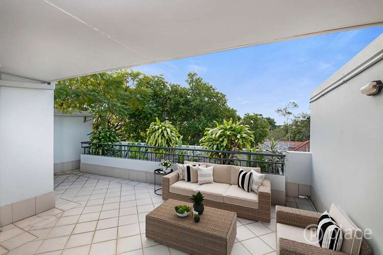 Main view of Homely unit listing, 2/2 Goring Street, Coorparoo QLD 4151