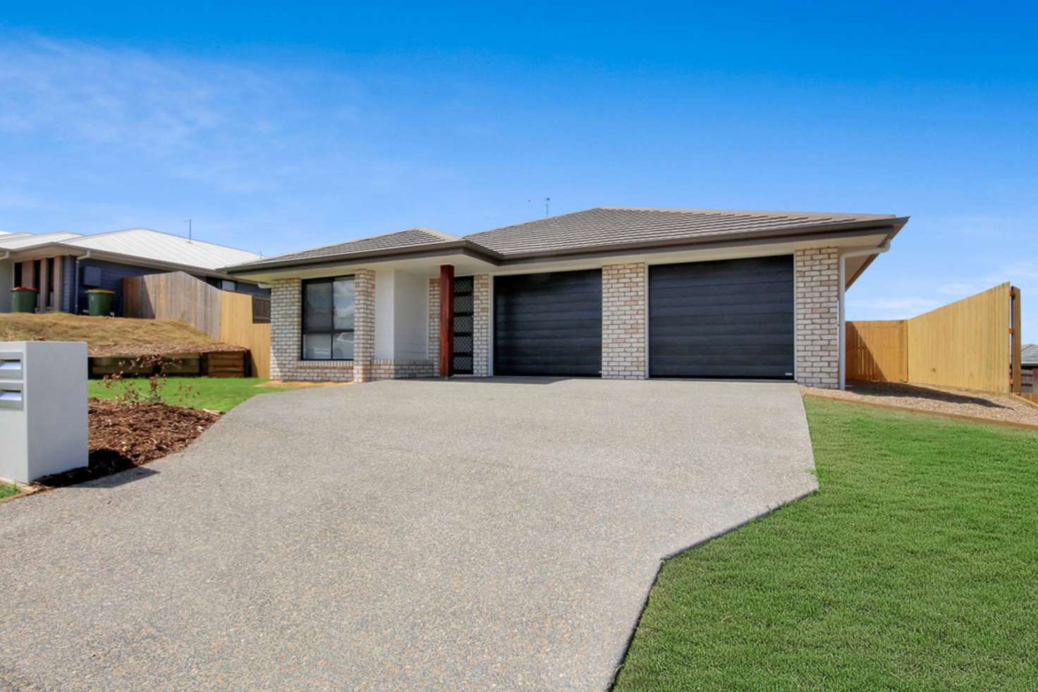 Main view of Homely unit listing, 2/5 Bulloo Crescent, Brassall QLD 4305