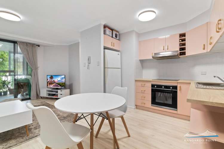 Third view of Homely apartment listing, 7/106 Linton Street, Kangaroo Point QLD 4169