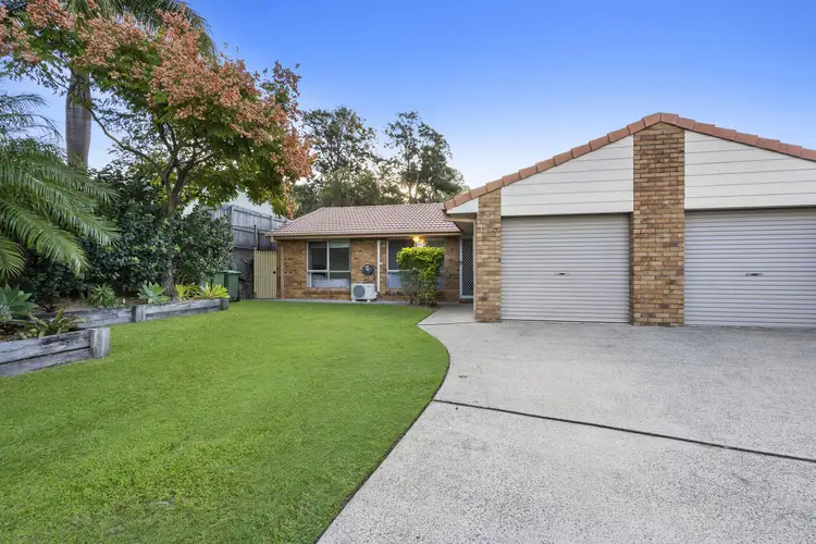 74 Village Way
