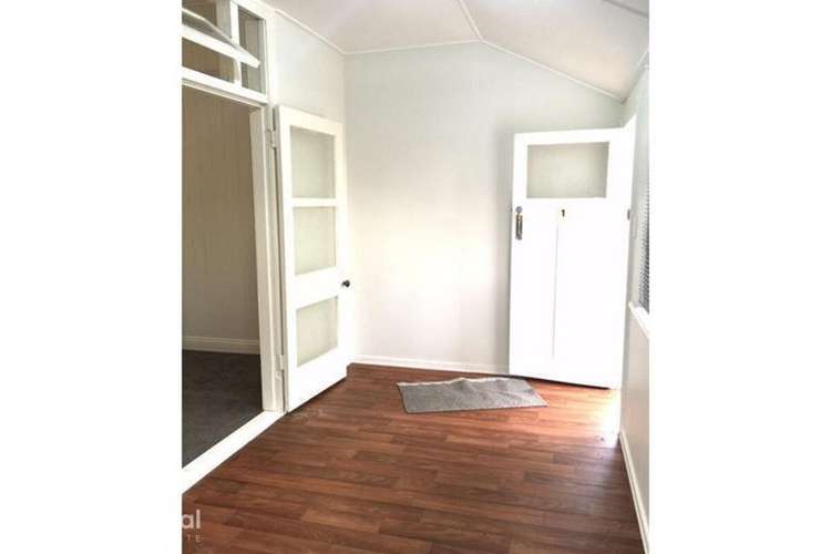 Fifth view of Homely flat listing, 1/15 Ross Street, Woolloongabba QLD 4102