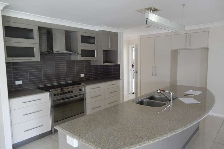 Second view of Homely house listing, 7 Seashell Court, Lammermoor QLD 4703