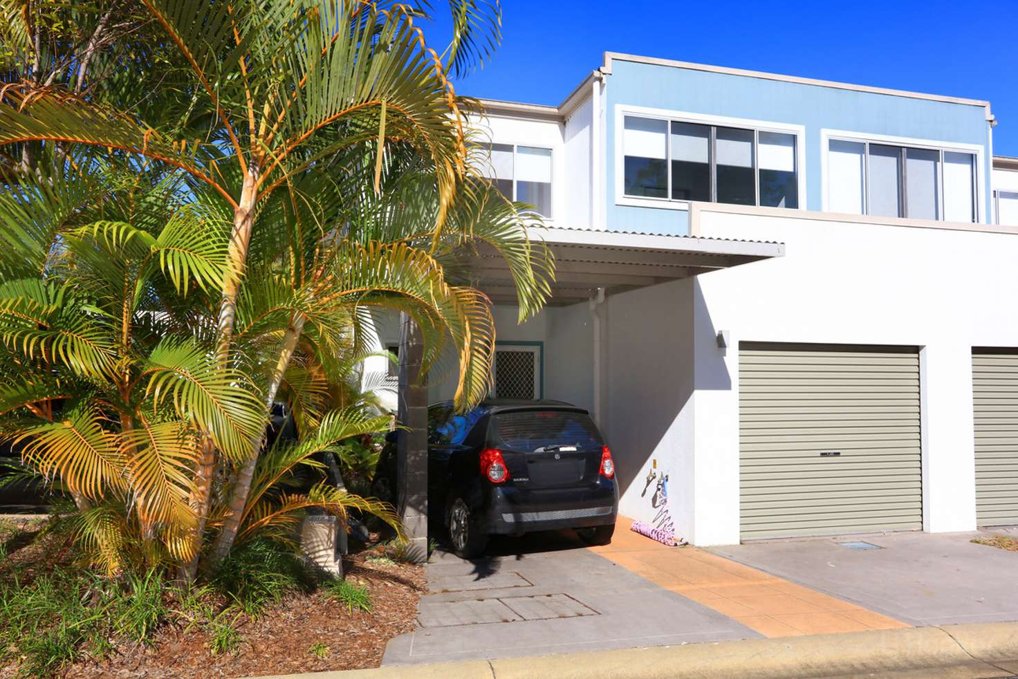 Main view of Homely townhouse listing, 8/430 Pine Ridge Road, Coombabah QLD 4216
