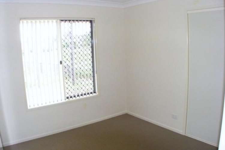 Fifth view of Homely house listing, 8 Figtree Court, Yamanto QLD 4305