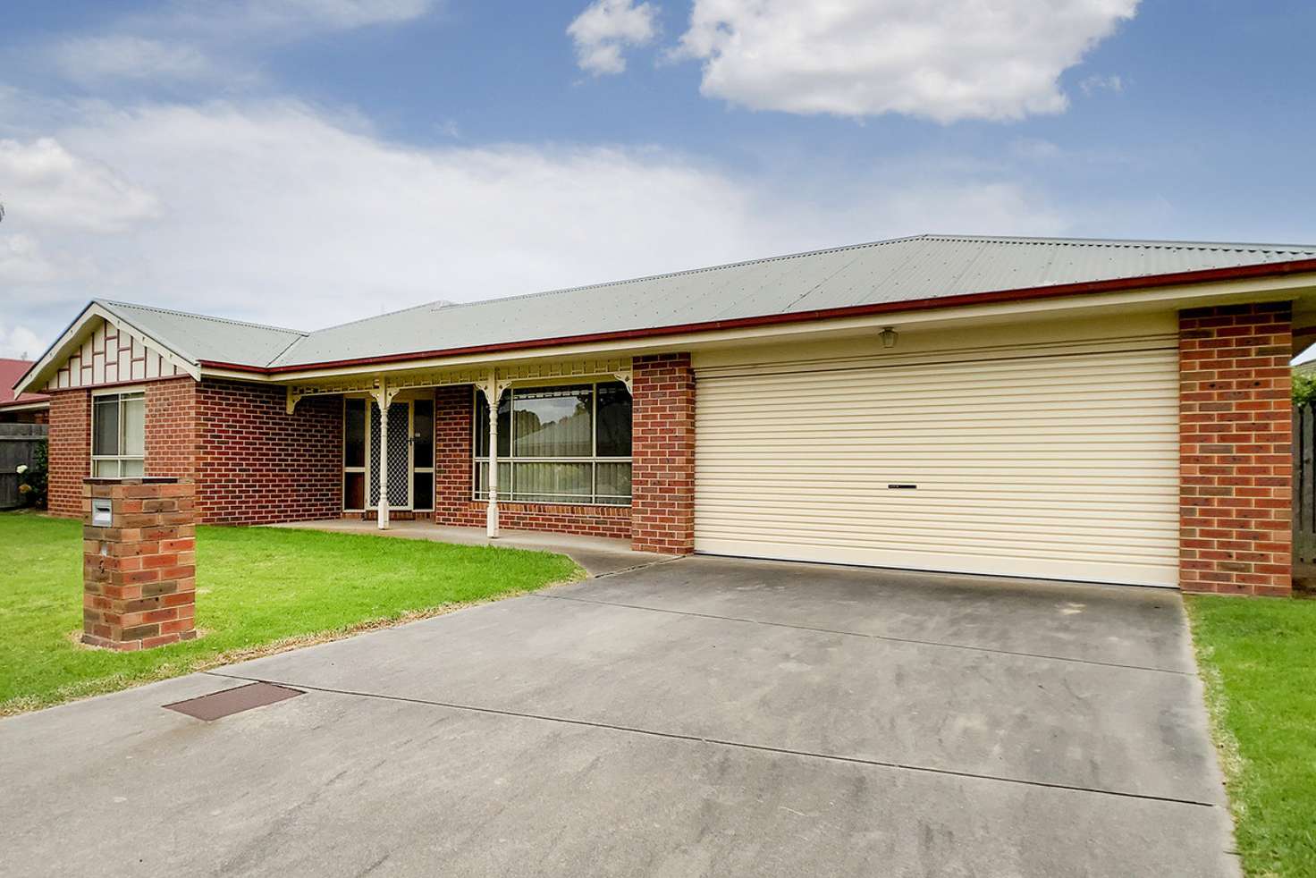 Main view of Homely house listing, 5 Kingfisher Place, Sale VIC 3850