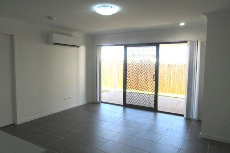Fifth view of Homely semiDetached listing, 1/2 Milbrook Crescent, Pimpama QLD 4209