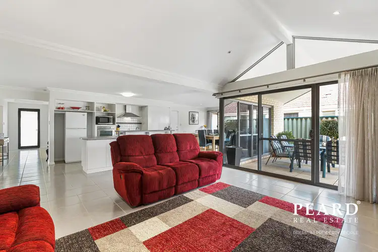 Sixth view of Homely house listing, 10 Freycinet Circuit, Aubin Grove WA 6164