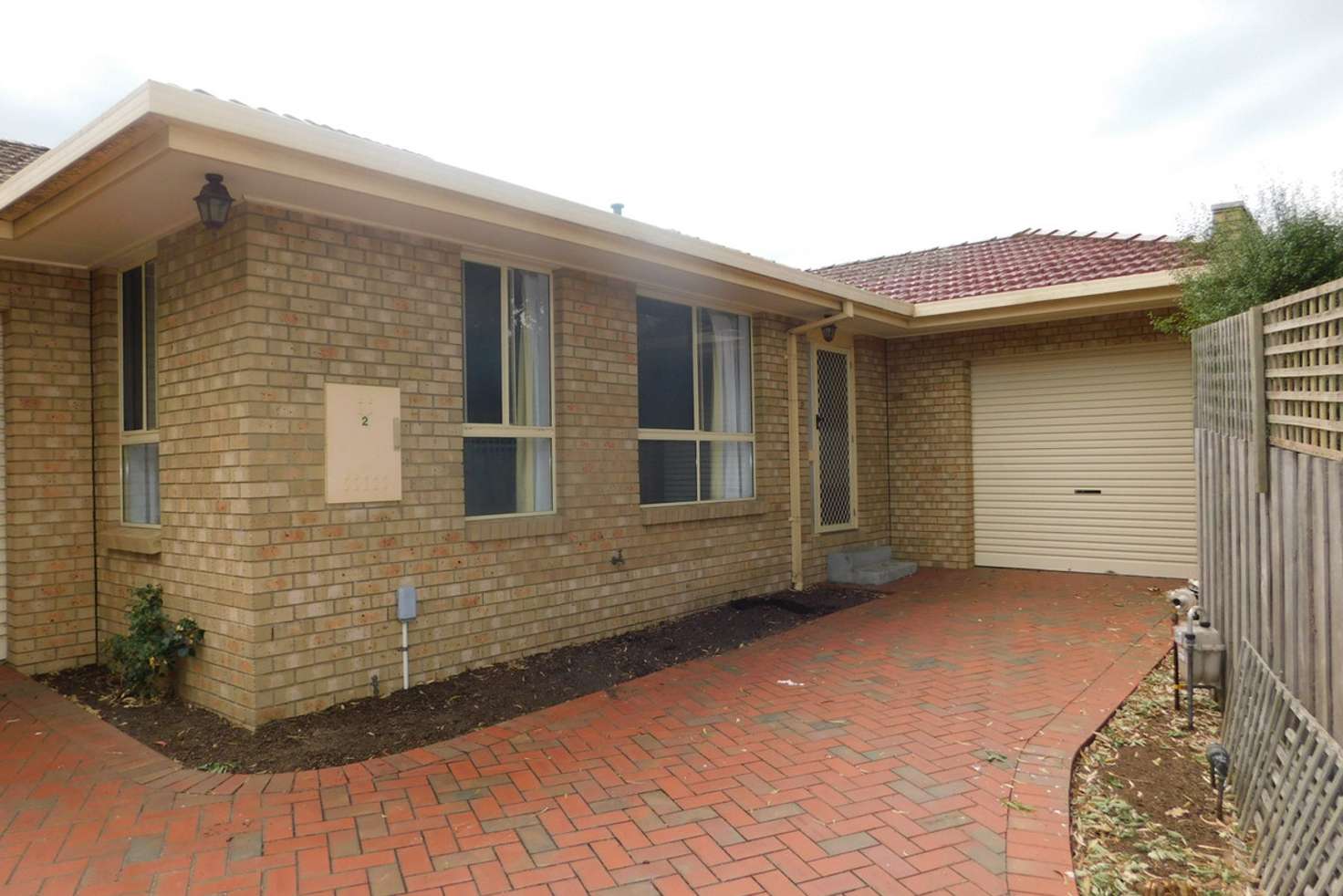 Main view of Homely unit listing, 2/14 Willow Court, Sale VIC 3850