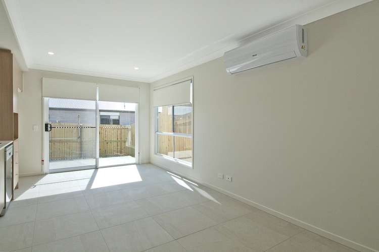 Fourth view of Homely semiDetached listing, 2/53 East Beaumont Road, Park Ridge QLD 4125