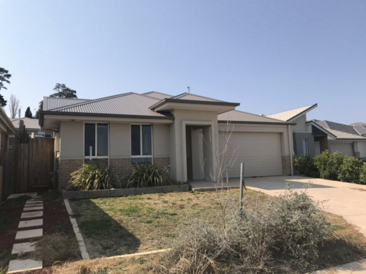 Main view of Homely house listing, 11 McAlroy Place, Goulburn NSW 2580