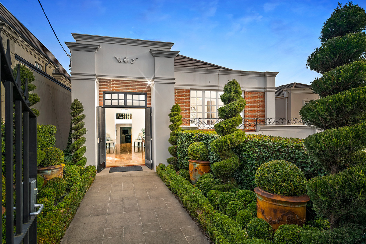 Main view of Homely house listing, 10 Yarrbat Avenue, Balwyn VIC 3103