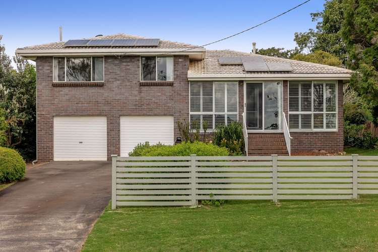 32 Stuart Street, Mount Lofty QLD 4350