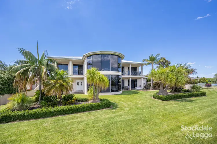 8 Lauriston Court