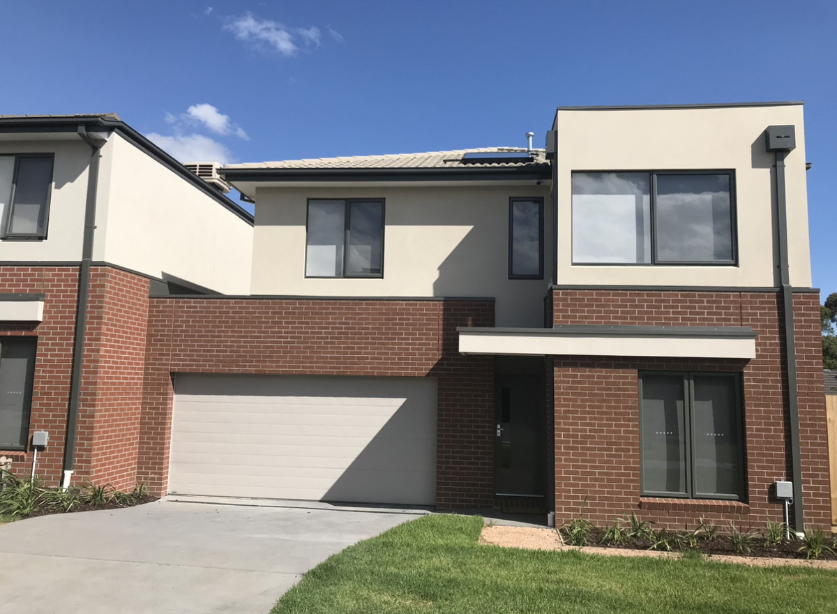 Main view of Homely townhouse listing, 7 Alfonso Court, Lynbrook VIC 3975