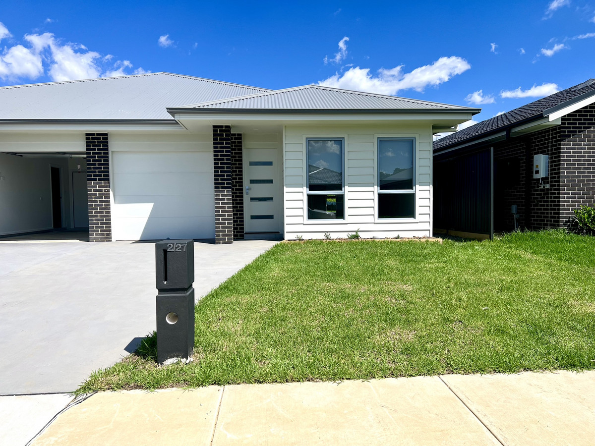 Main view of Homely semiDetached listing, 27b Roebuck Street, Goulburn NSW 2580