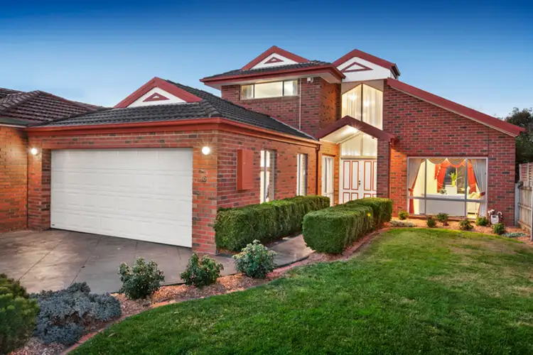15 Bowen Crescent