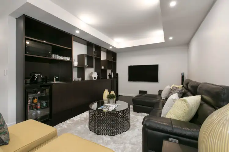 12 Kivas Street
