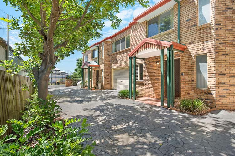 Main view of Homely townhouse listing, 2/4 Thomas Street, Clayfield QLD 4011