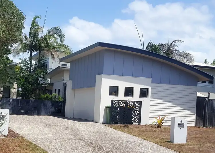 2/4 Deborah Close, Mudjimba QLD 4564