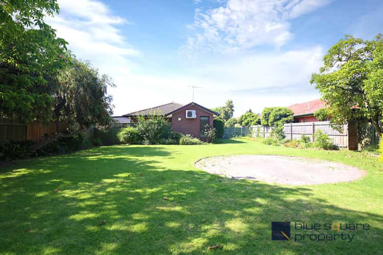 Main view of Homely villa listing, 5/17 Gnarwyn Road, Carnegie VIC 3163