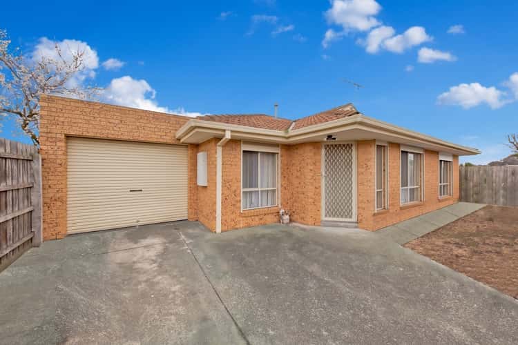 Main view of Homely unit listing, 2/32 JAMES Street, St Albans VIC 3021