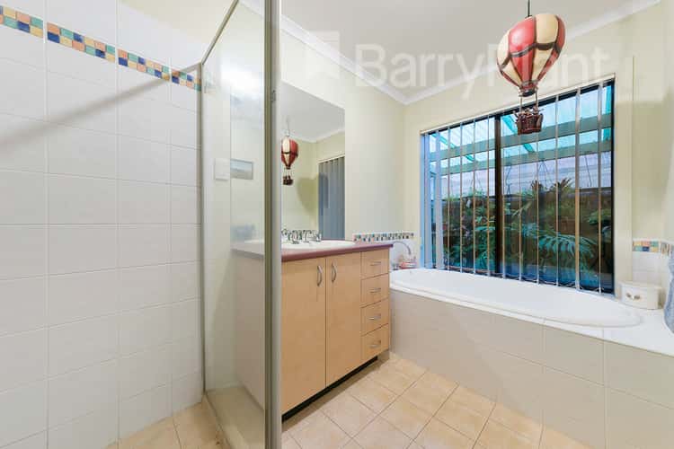 Fifth view of Homely house listing, 10 Honeyeater Way, Pakenham VIC 3810