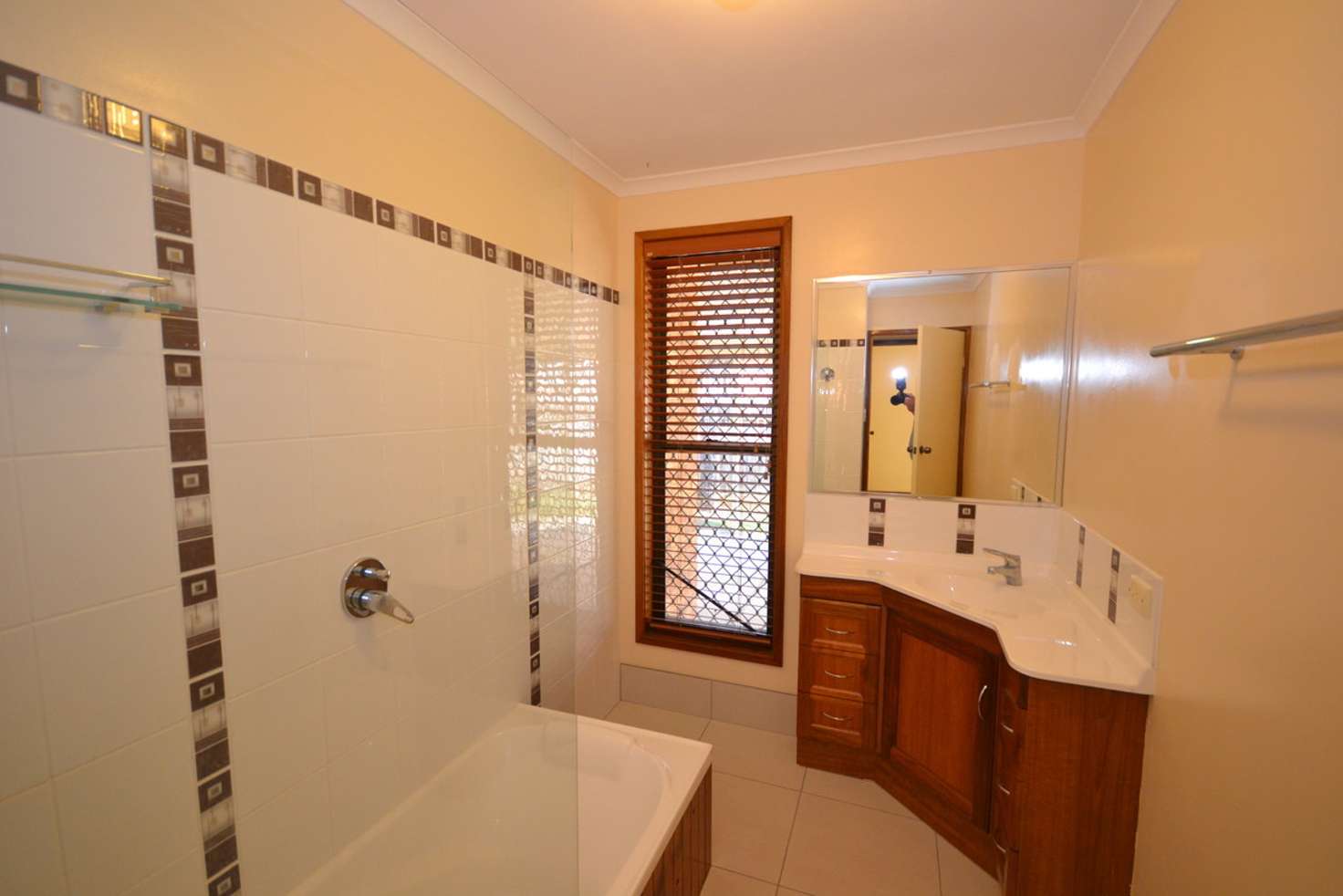 Main view of Homely unit listing, 2/18A Mc Lachlan Drive, Avenell Heights QLD 4670