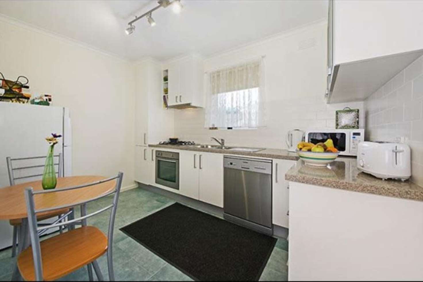 Main view of Homely unit listing, 2/30 Railway Parade, Murrumbeena VIC 3163
