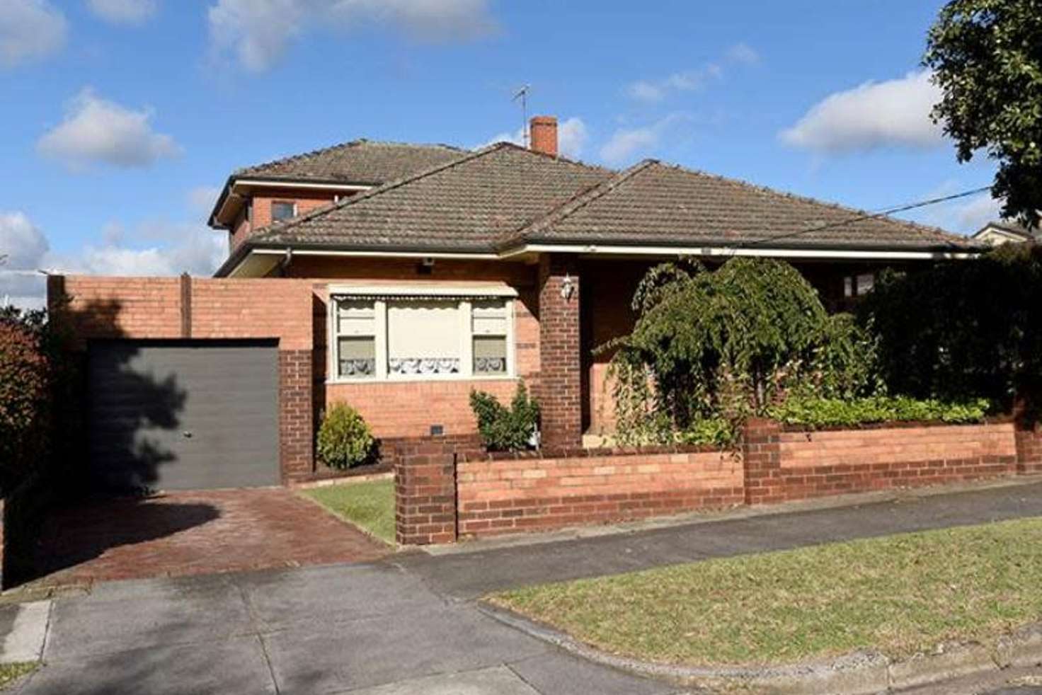 Main view of Homely house listing, 10 Peterleigh Grove, Essendon VIC 3040