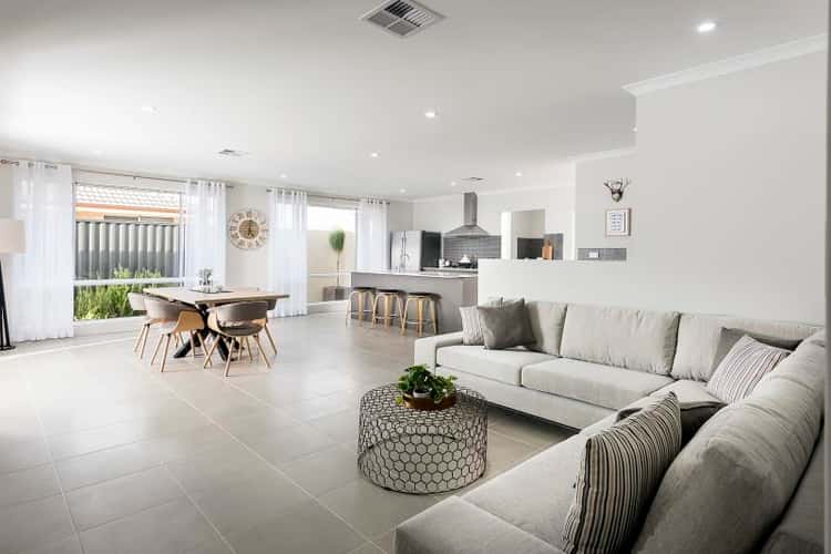 Second view of Homely house listing, 5 Wildflower View, Piara Waters WA 6112