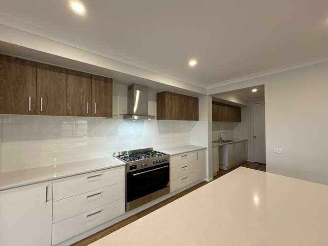 Fifth view of Homely house listing, 16 Rush Crescent, Manor Lakes VIC 3024