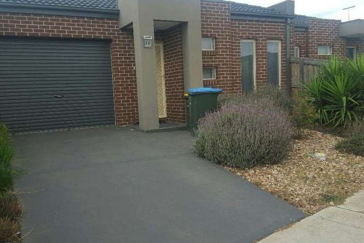 Main view of Homely unit listing, 2/6 Bowerbird Place, Truganina VIC 3029