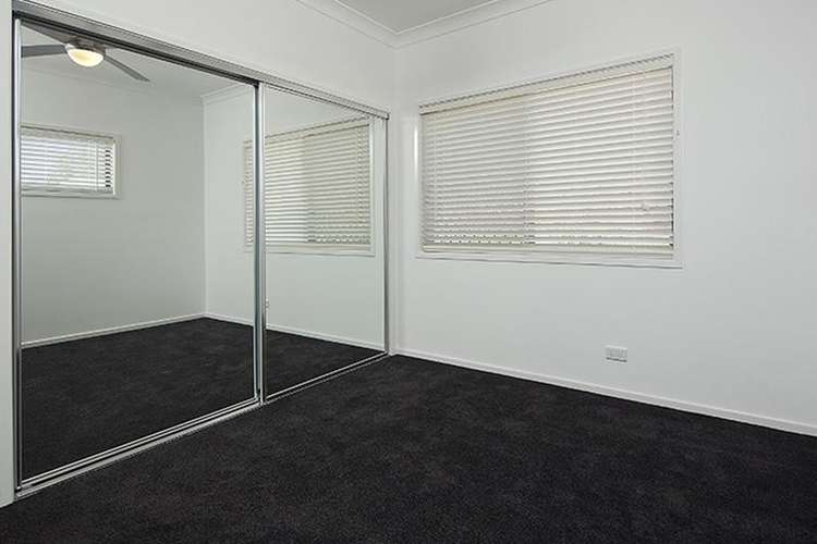 Fifth view of Homely apartment listing, 4/99 Riding Road, Hawthorne QLD 4171