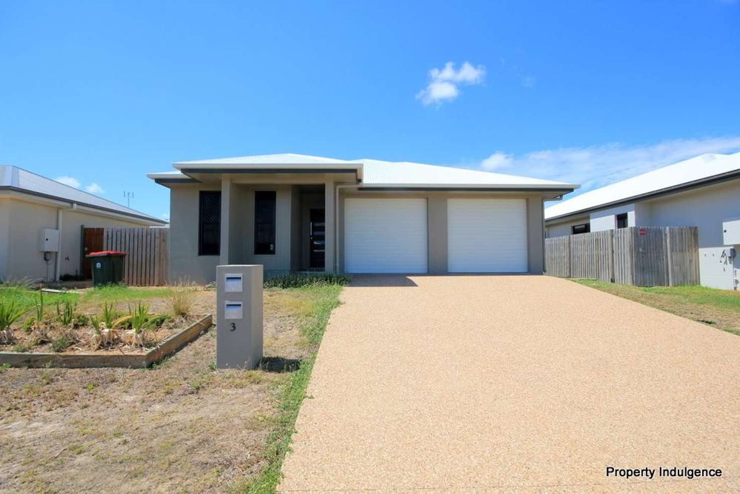 Main view of Homely unit listing, 2/3 Friday Avenue, Burdell QLD 4818