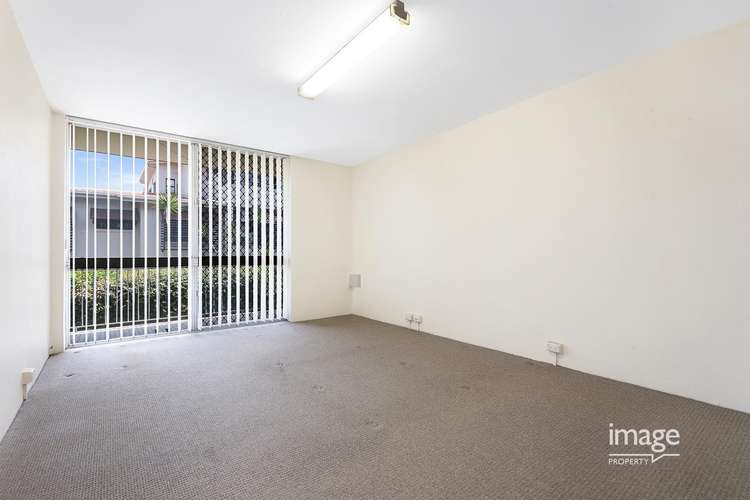 Fifth view of Homely unit listing, 3/82 Racecourse Road, Ascot QLD 4007