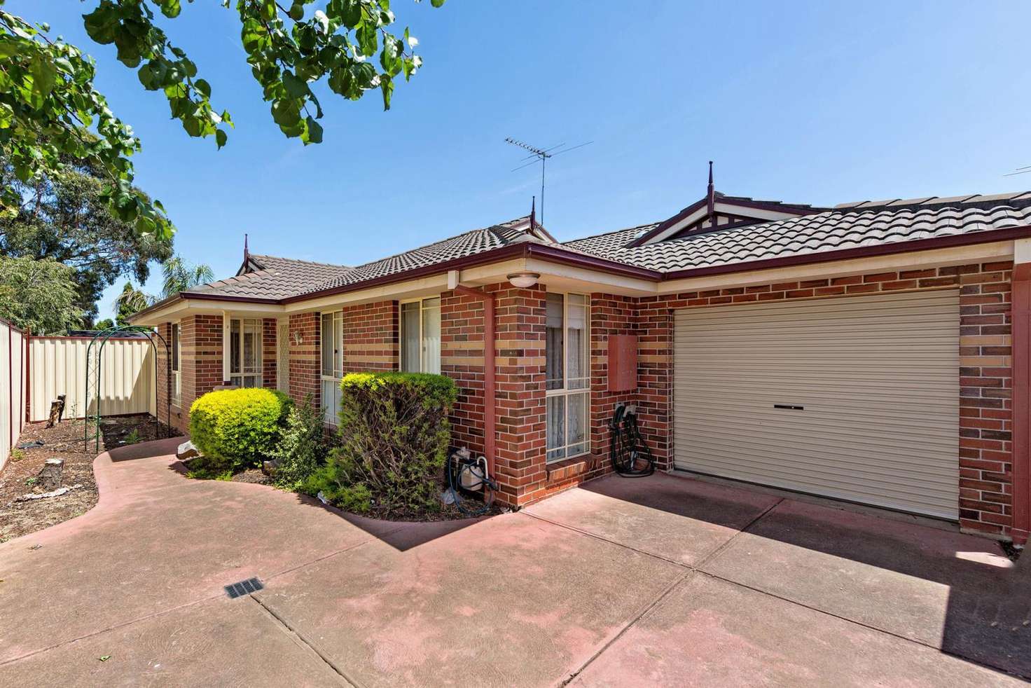 Main view of Homely unit listing, 2/67 Hogans Rd, Hoppers Crossing VIC 3029