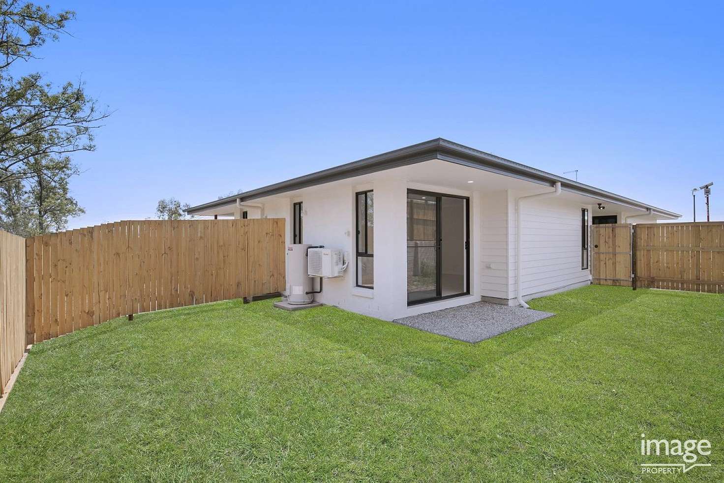 Main view of Homely semiDetached listing, 2/27 Ludwig Street, Leichhardt QLD 4305