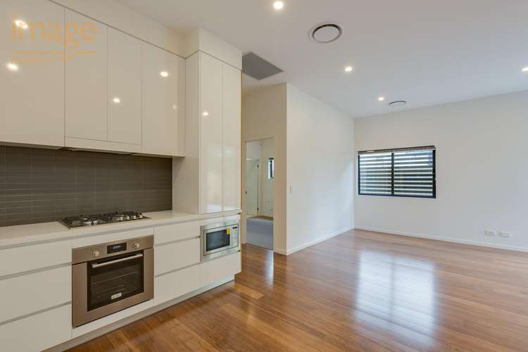 Main view of Homely unit listing, 2/158 Norman Avenue, Norman Park QLD 4170