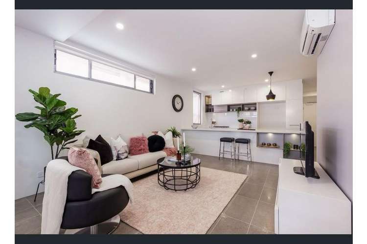 Main view of Homely apartment listing, L6/16 EDMONDSTONE ST, South Brisbane QLD 4101