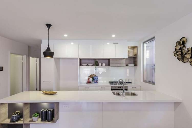 Second view of Homely apartment listing, L6/16 EDMONDSTONE ST, South Brisbane QLD 4101