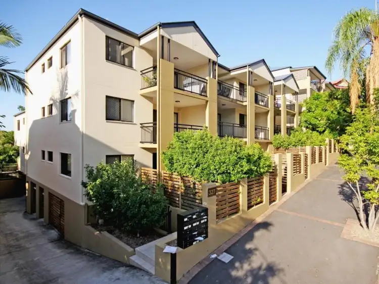 1/327 Boundary Street