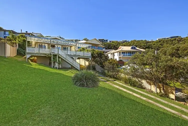 15 Vista Avenue
