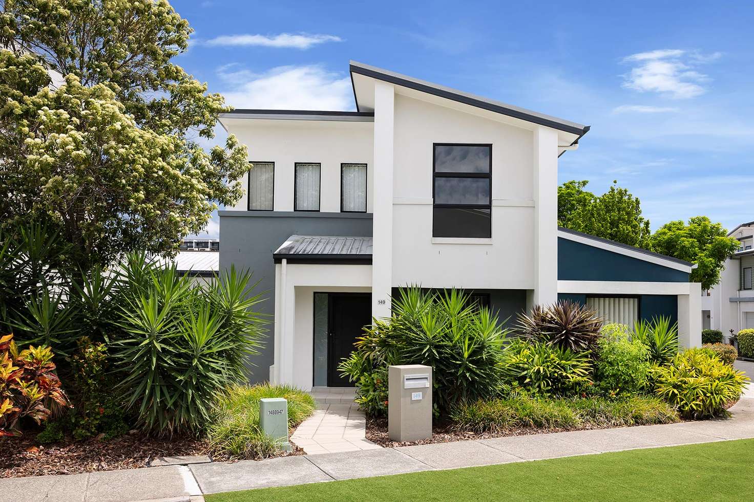 Main view of Homely townhouse listing, 149 / 16 Surbiton Court, Carindale QLD 4152