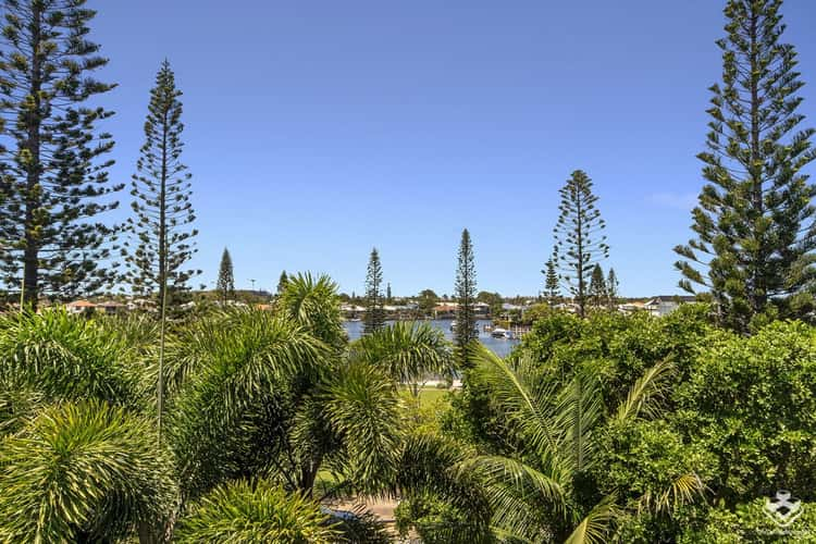 61/4 Grand Parade, Kawana Island QLD 4575