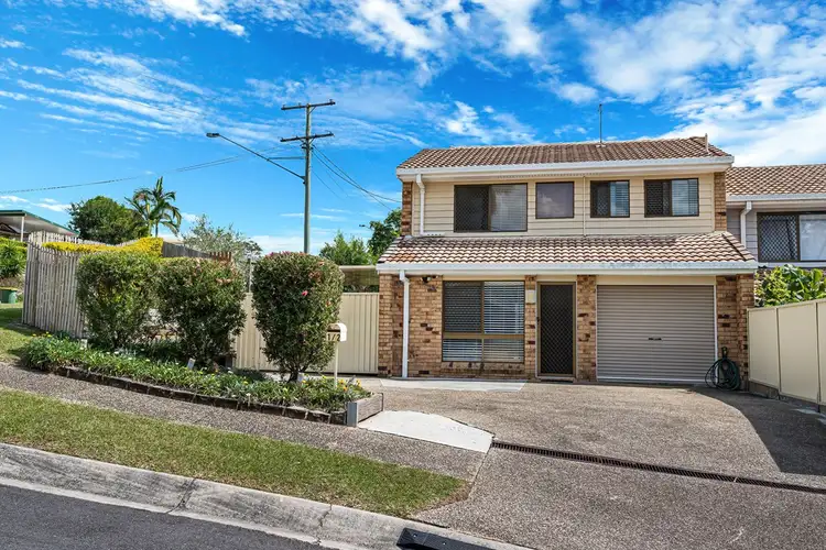 1/2 Delanty Court