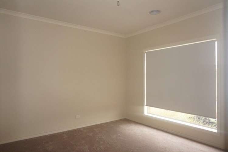 Fifth view of Homely house listing, 15 DARRYN COURT, Sunbury VIC 3429