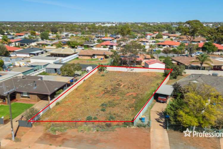 32 Phoenix Place, South Kalgoorlie WA 6430