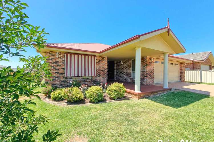 Main view of Homely house listing, 8 Hills Street, Young NSW 2594