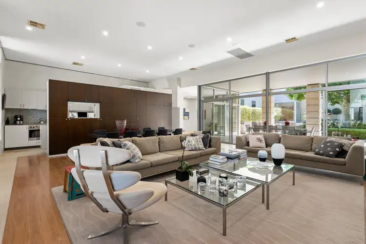 33 Circe Circle